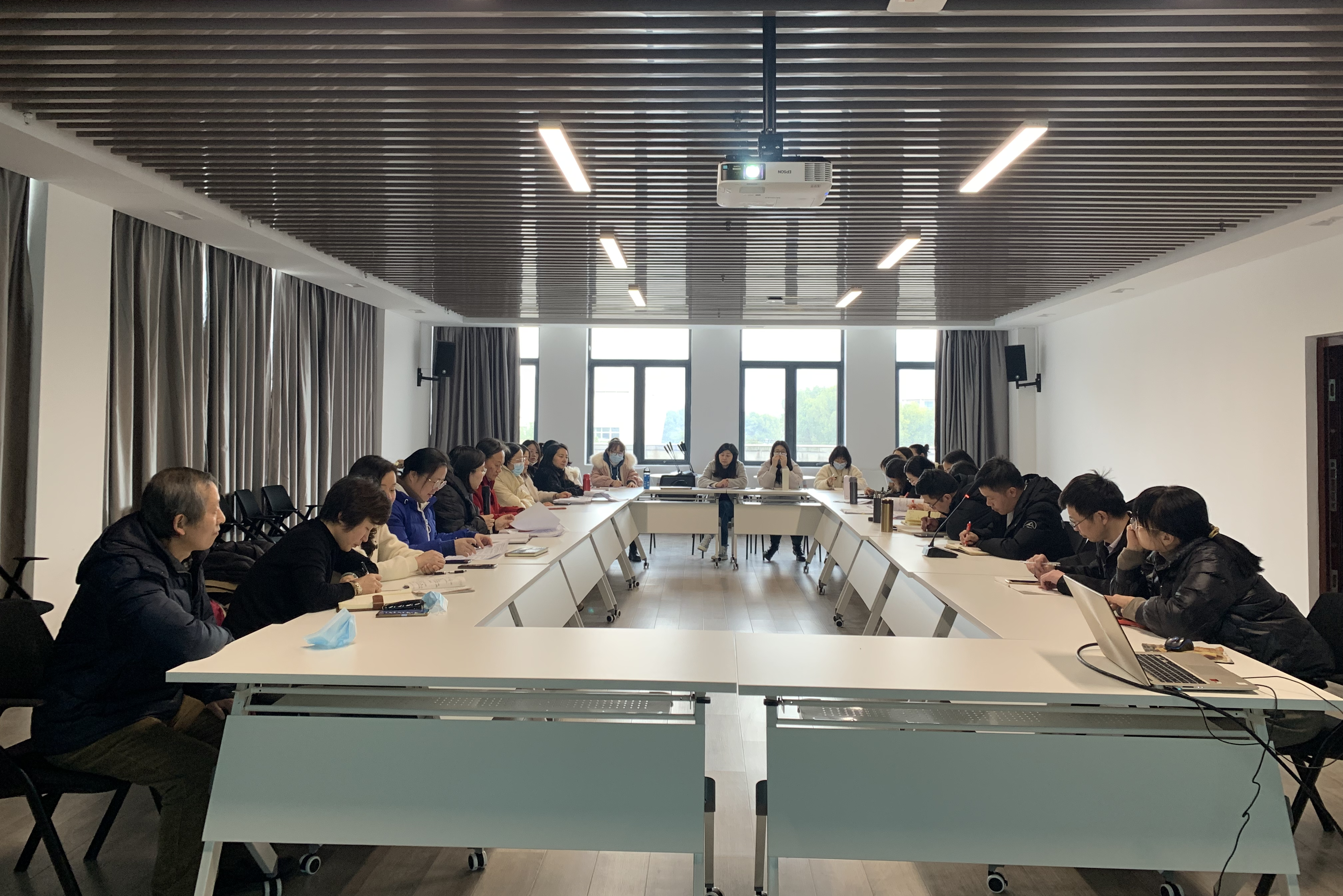 凝心聚力，共谋新篇——马克思主义学院召开2021年度总结大会
