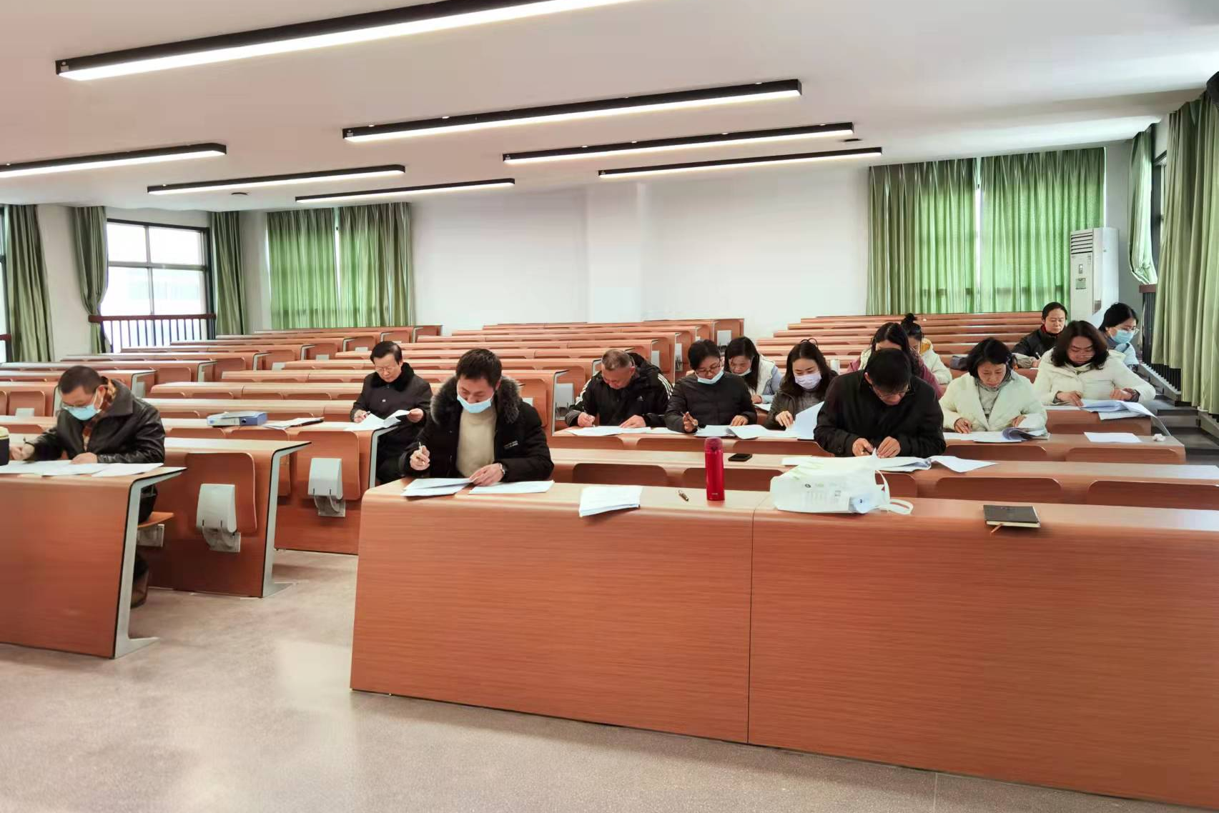经济与管理学院迎接期末教学材料大检查