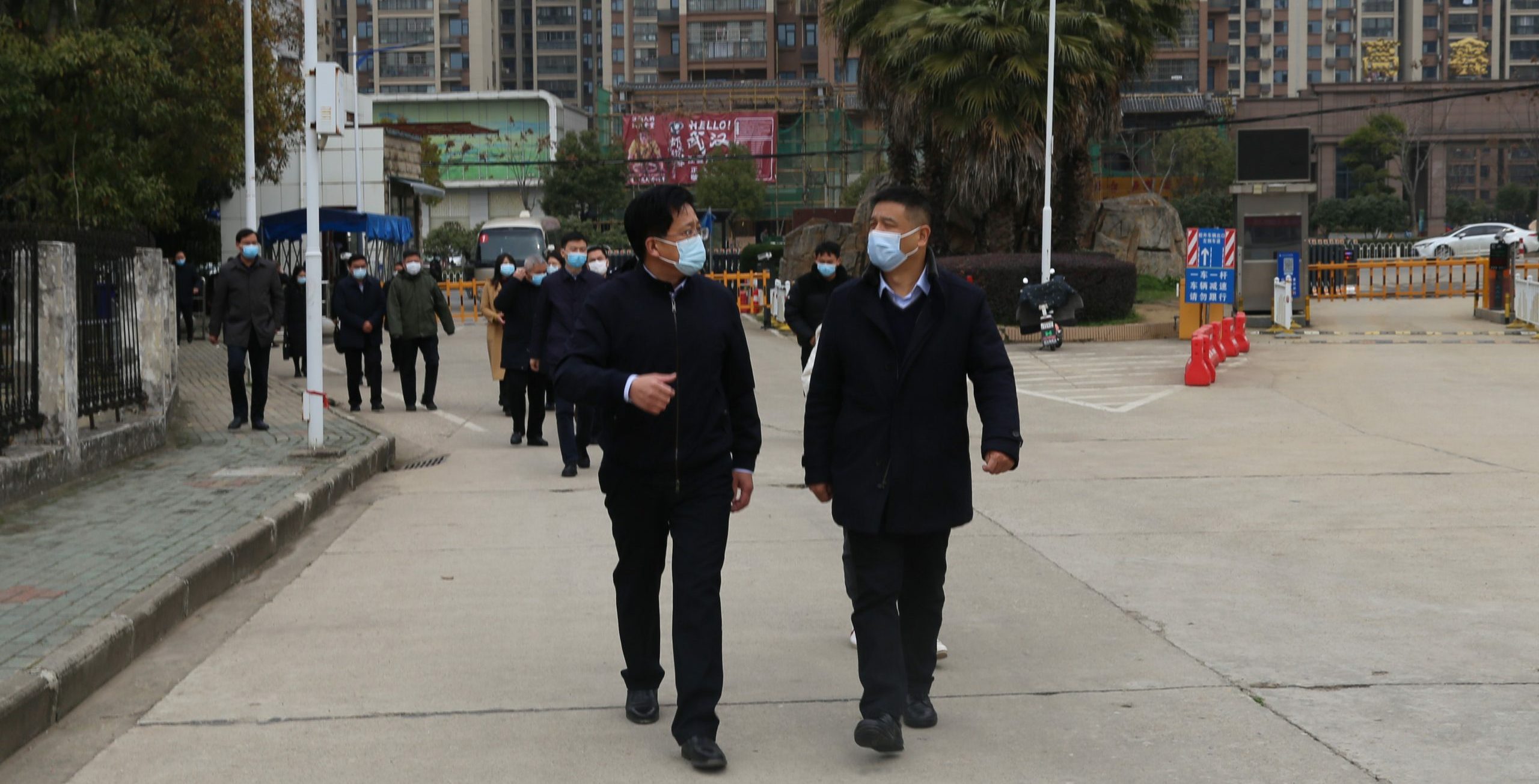 江夏区委书记张斐一行来我校检查指导春季开学疫情防控工作