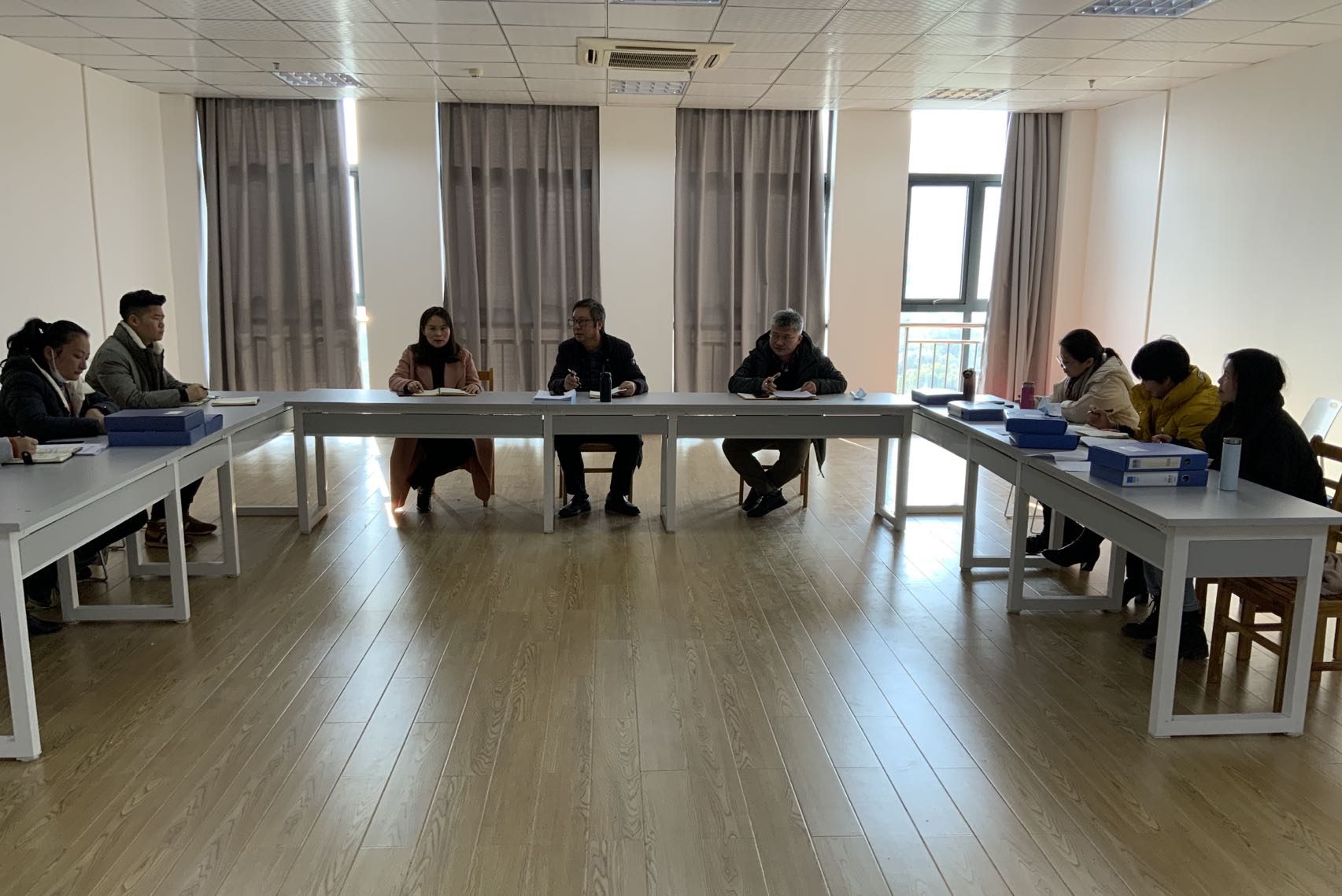 人文学院组织召开教育思想与教育政策大学习大研讨活动