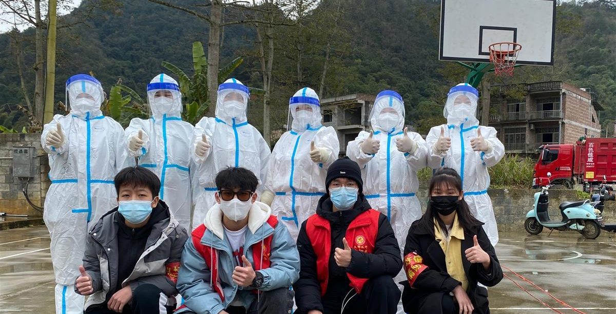 【极目新闻】翻山越岭守护你！武汉大学生返乡参与百色战“疫”