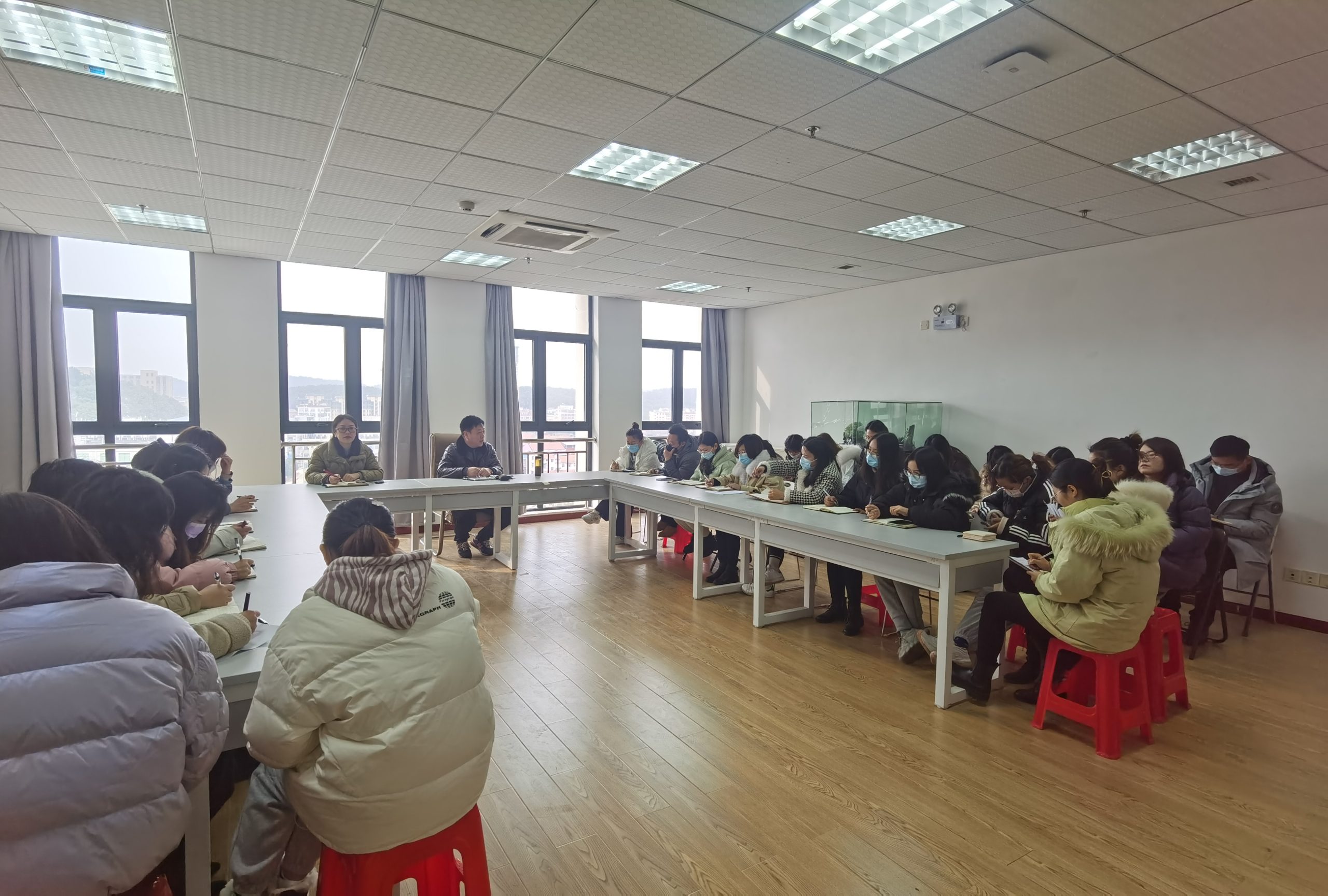 信息工程学院召开新学年第一次学工例会