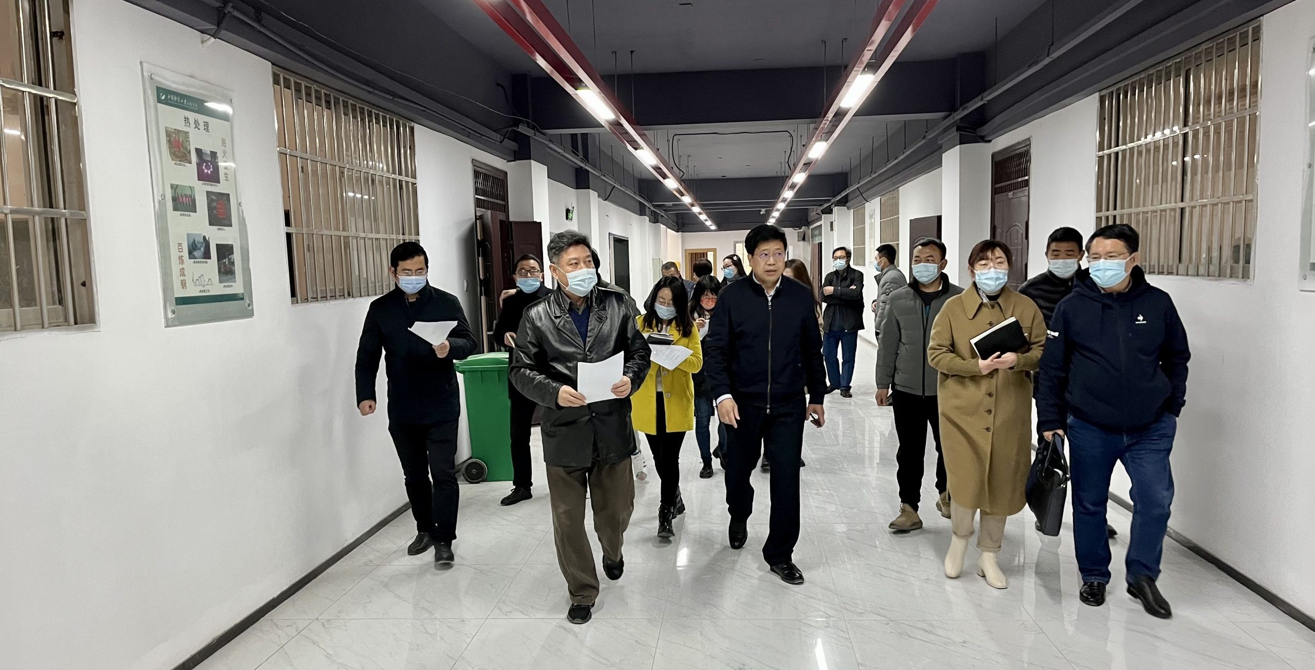 武汉工程科技学院召开实验室建设进展检查及反馈会