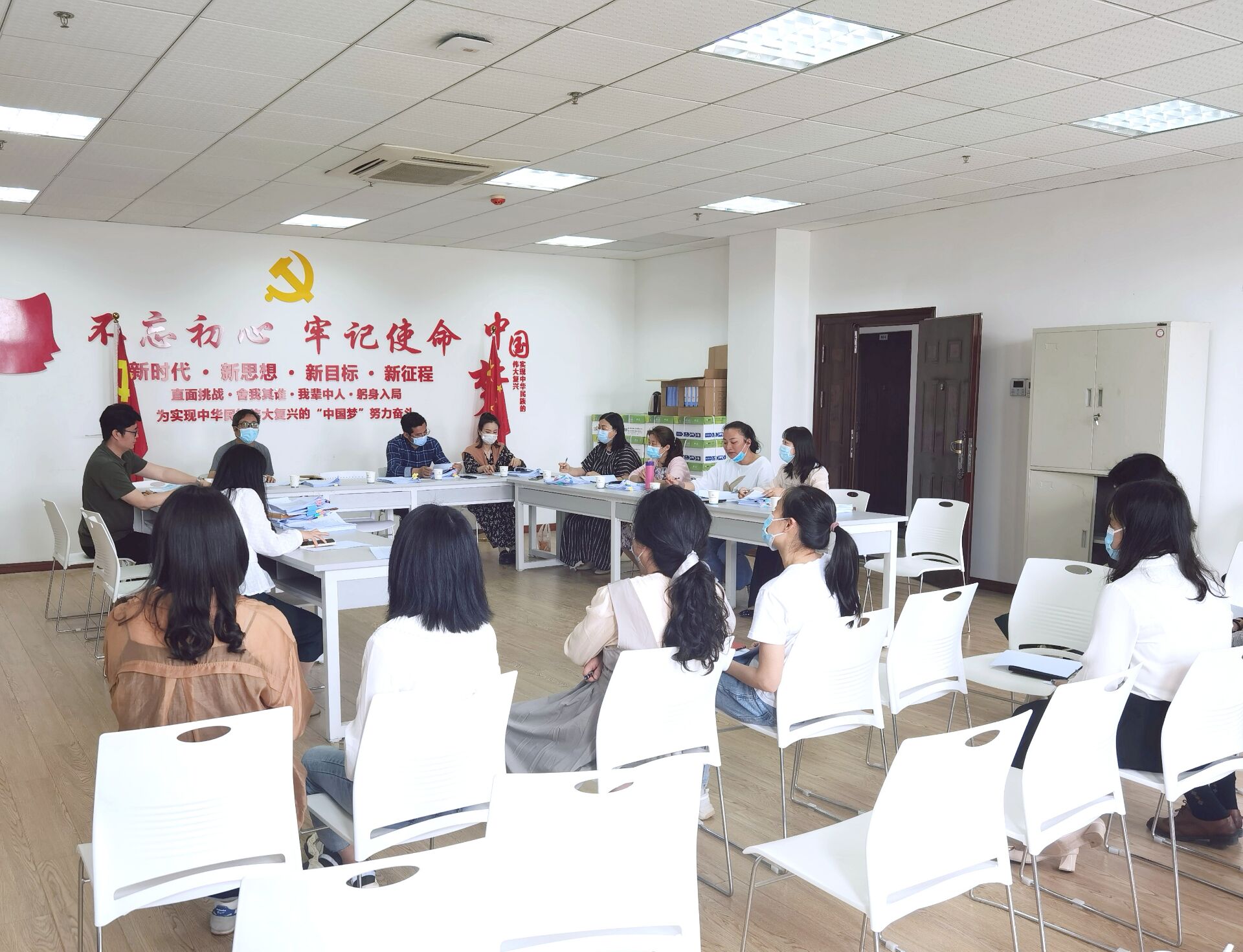 学校检查组来院开展2022届毕业设计（论文）中期检查工作