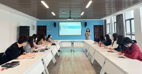 爱岗敬业比奉献，潜心育人讲温度——教务处开展“讲管理”培训