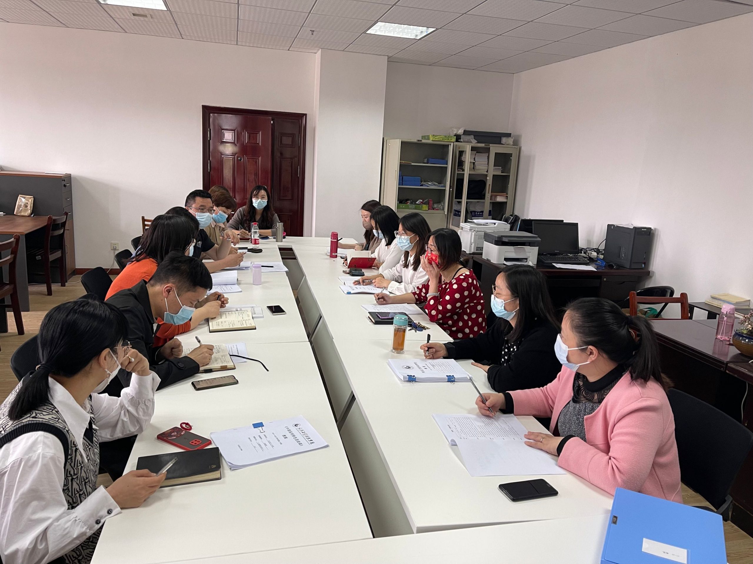马克思主义学院2021-2022-2学期第八周教学委员会会议  顺利召开