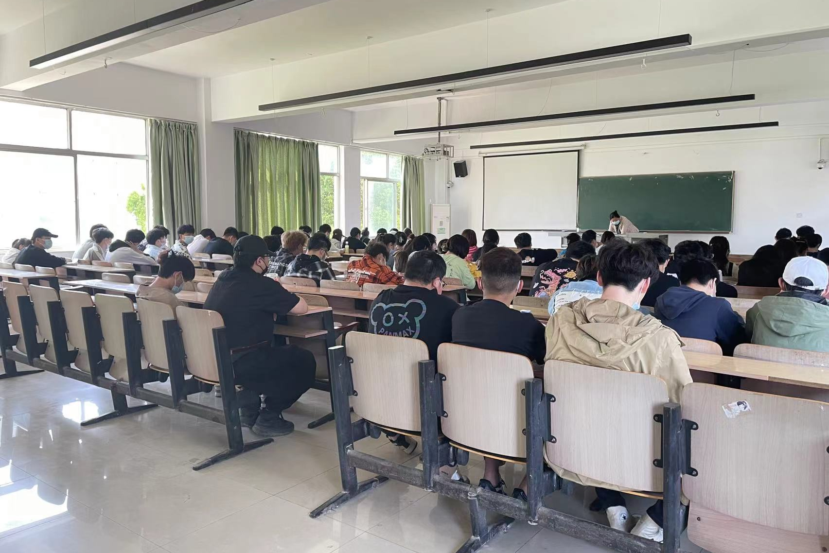 加强学风建设，艺术与传媒学院开展教学检查工作