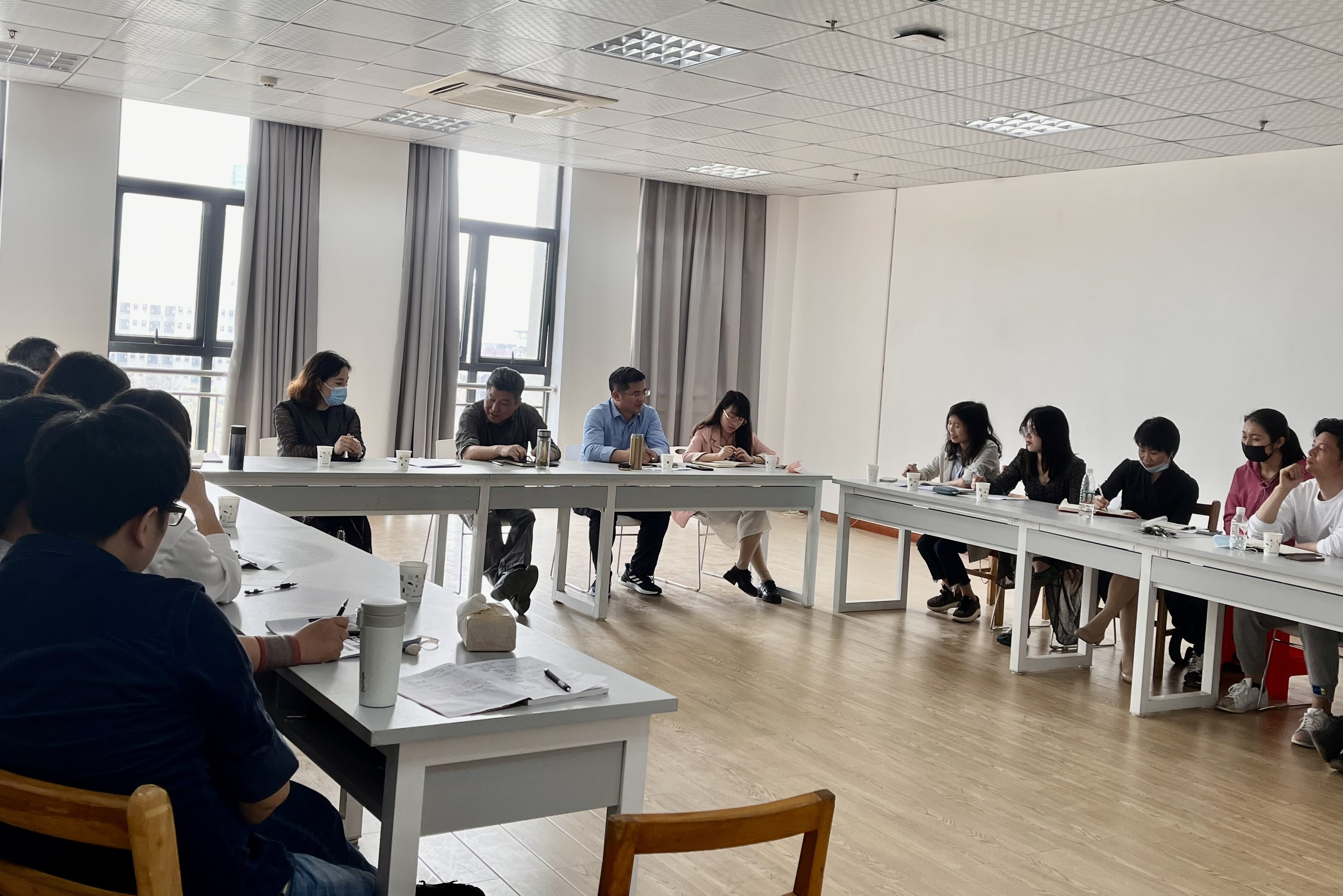 深化专业内涵建设，创新人才培养模式  ——人文学院召开专业建设交流会