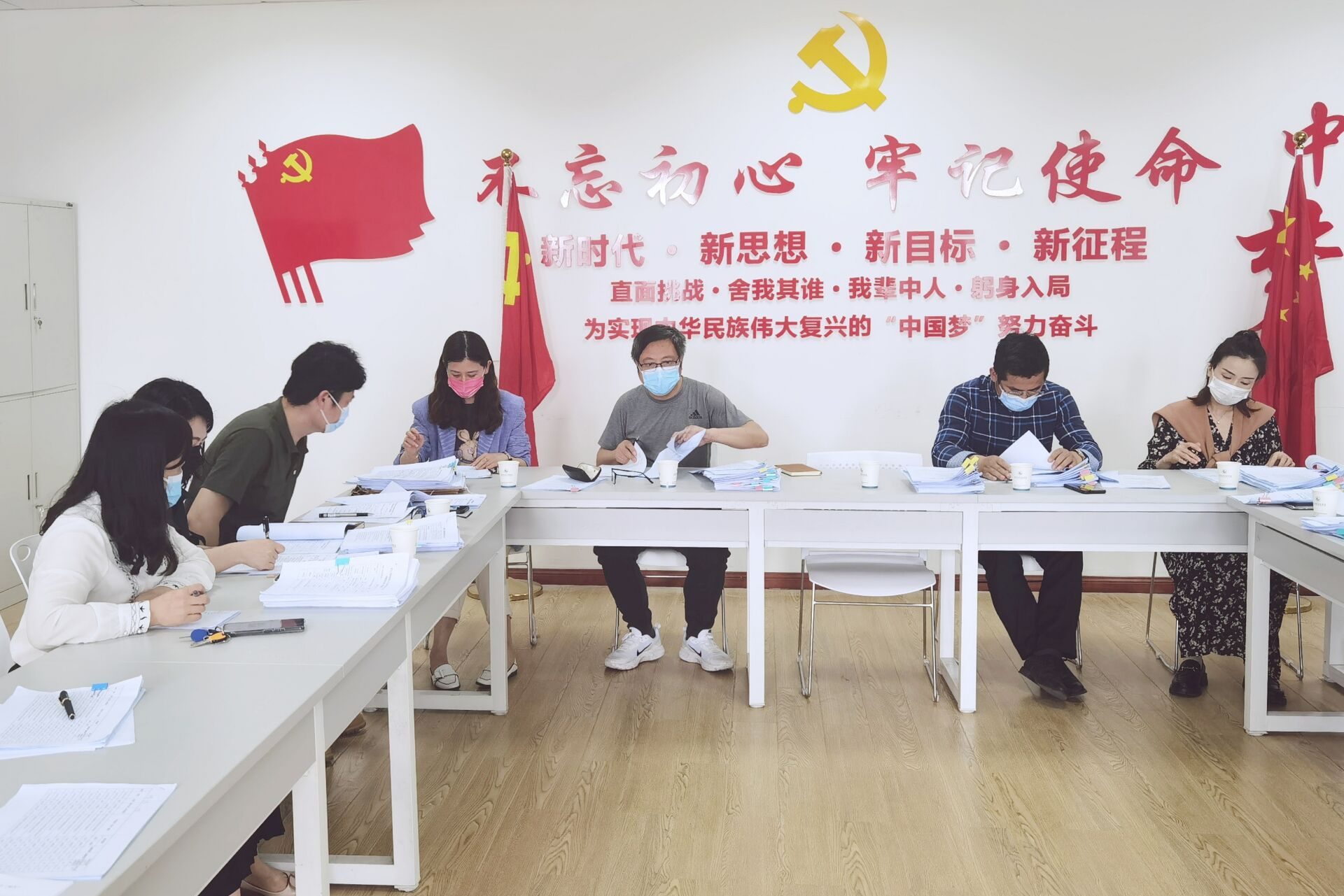 经管学院迎接学校2022届毕业设计（论文）中期检查