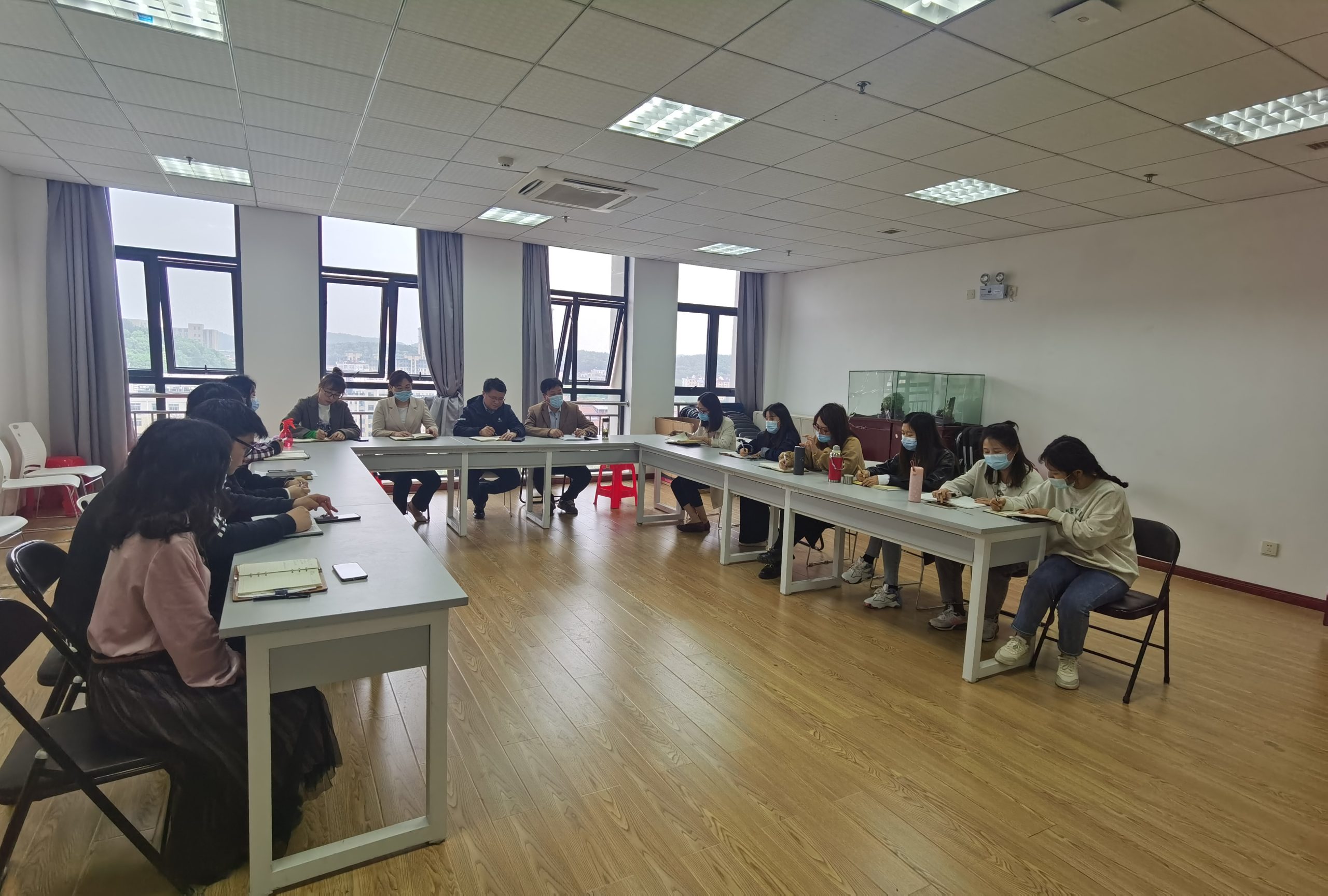 信息工程学院召开2022届毕业生就业工作推进会