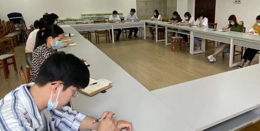 艺传学院展开学工工作例会