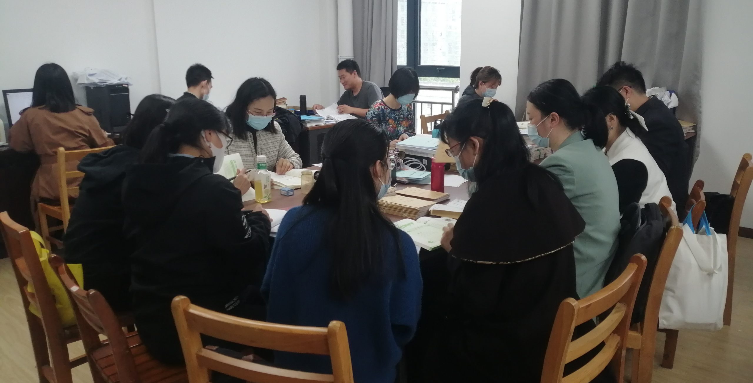 凝而聚力 研而致远——大学英语教研室集体备课活动