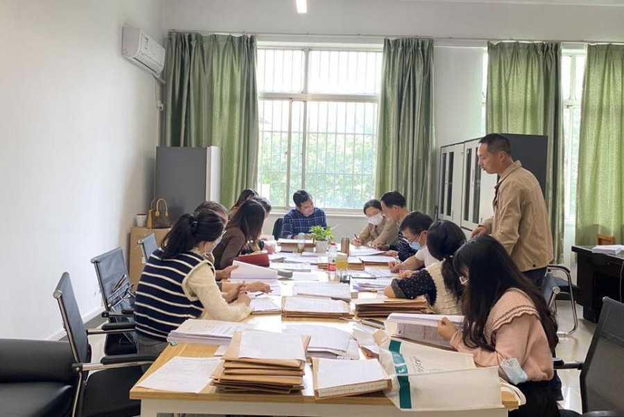 我校开展2021-2022-2学期教学材料第二次检查工作