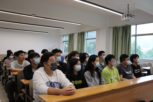 少年强则祖国强，百年恰是风华正茂|经管学院全体师生共同学习建团百年大会的讲话精神