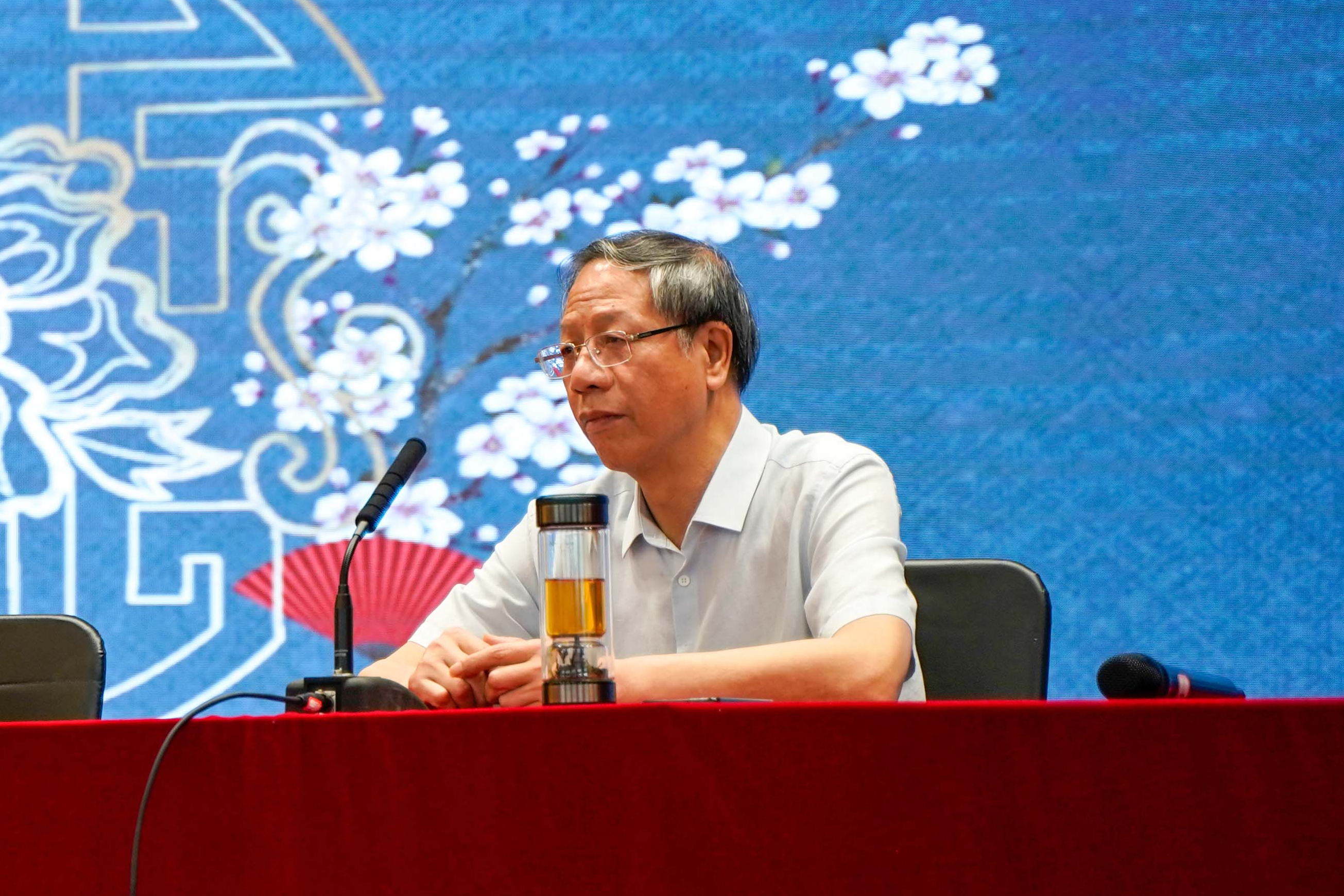 以科研促发展，以课题兴课堂——赵友元研究员“博雅讲堂”开讲