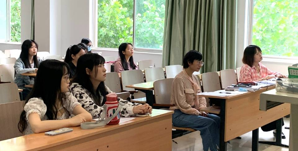 以赛促学 共同成长 武汉工程科技学院人文学院举行首届教学技能大赛