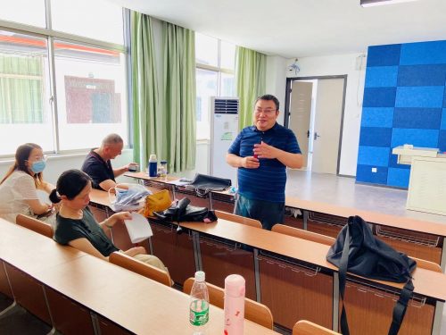 经济与管理学院举办“知行讲堂”第二期活动暨青年教师启航工程