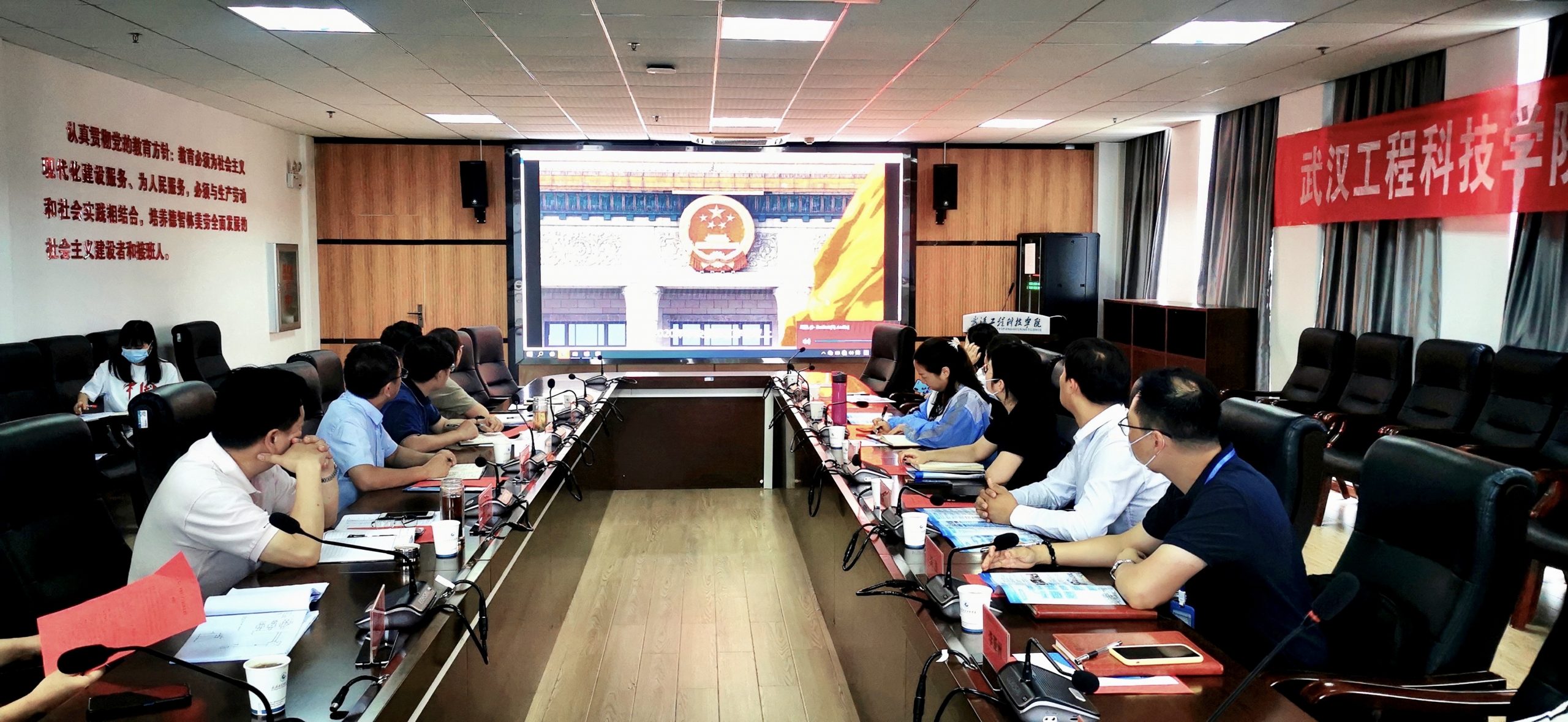 江夏区“校地企”产才融合精准对接——“楚能新能源”走进武汉工程科技学院