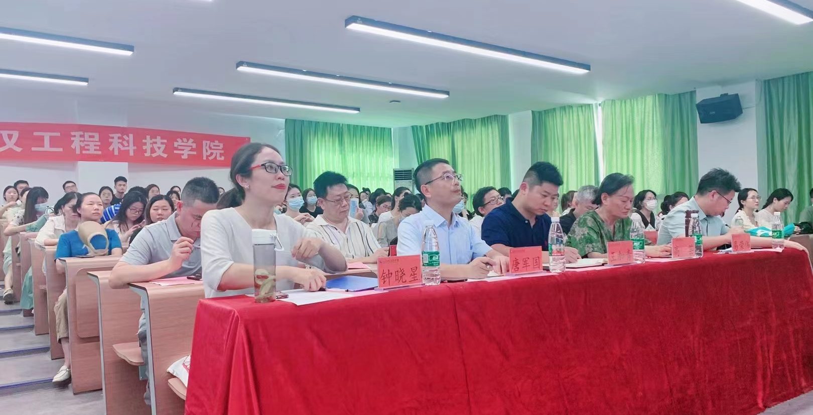 育人育己 立德立人 | 武工院举办2022年辅导员职级晋升答辩会