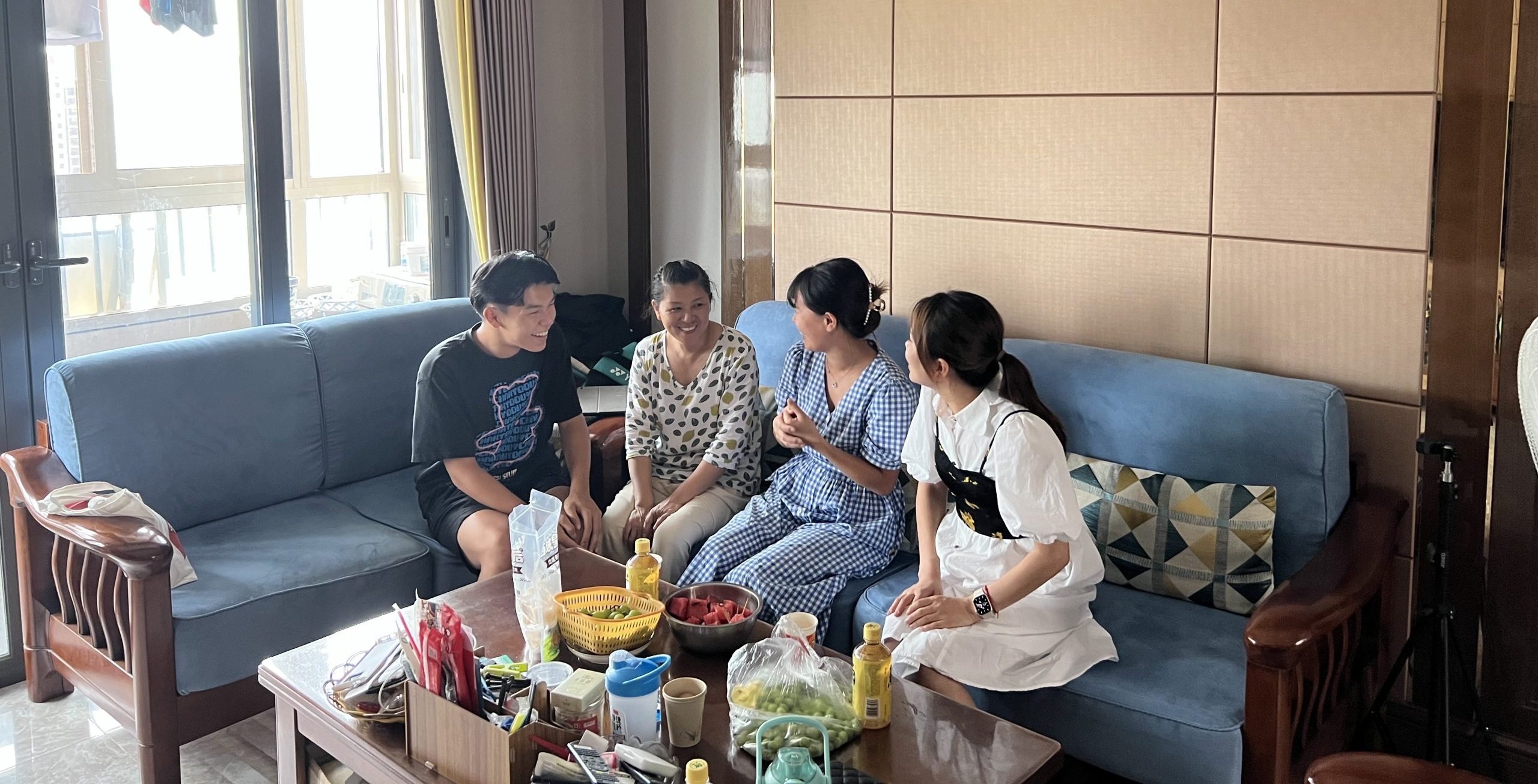 家校互通，助力成长 –人文学院开展系列暑期家访活动