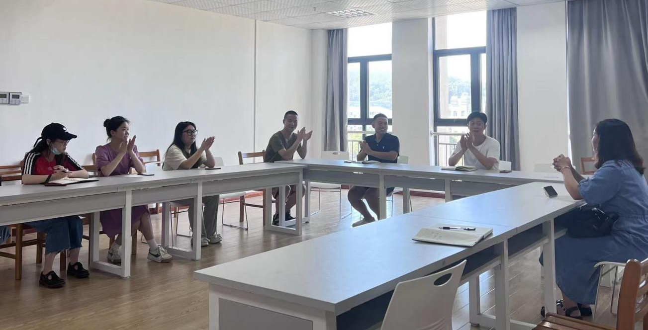 人文学院召开实验技术人员专题培训会