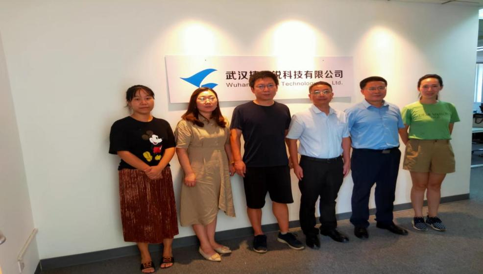 信息工程学院开展暑期教师进企业实践慰问活动