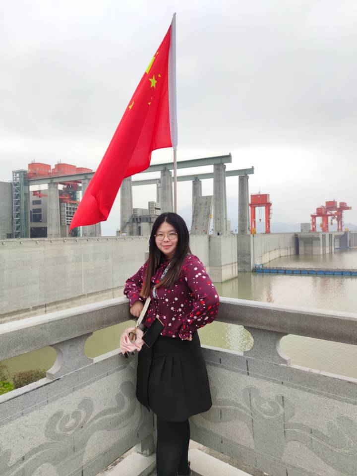 李丹简介