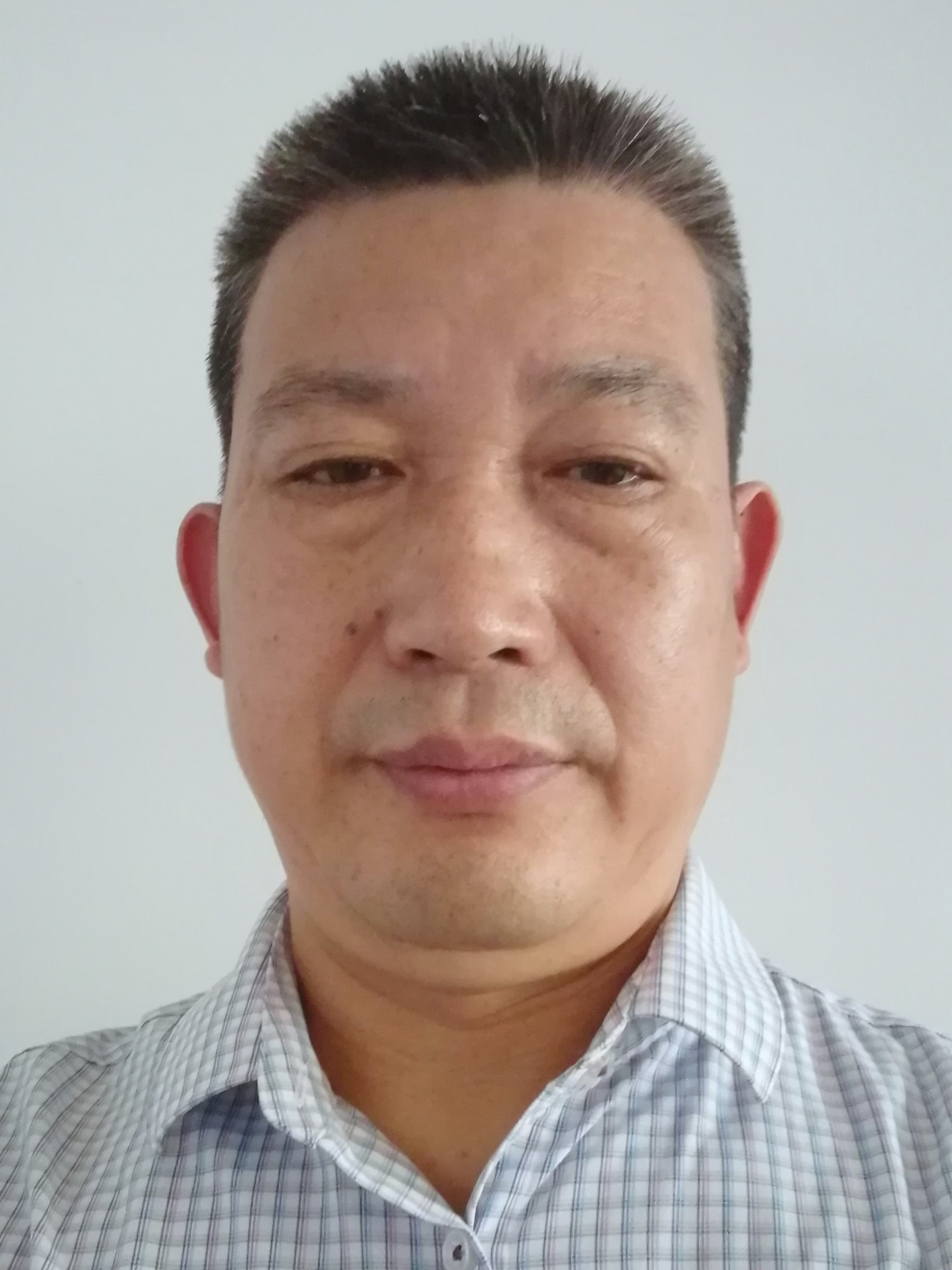 徐卫国简介