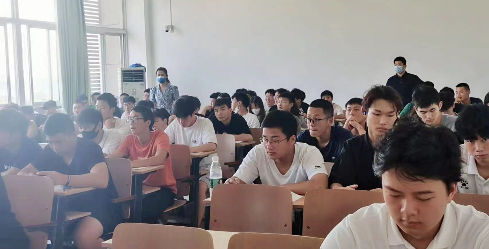 抓好线下“第一课”，我校开展新学期线下教学检查