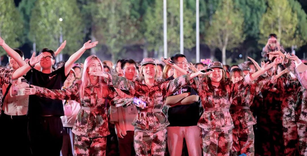 青春献礼二十大，强国有我新征程 | 武汉工程科技学院“艺”起来全民健身操来啦！