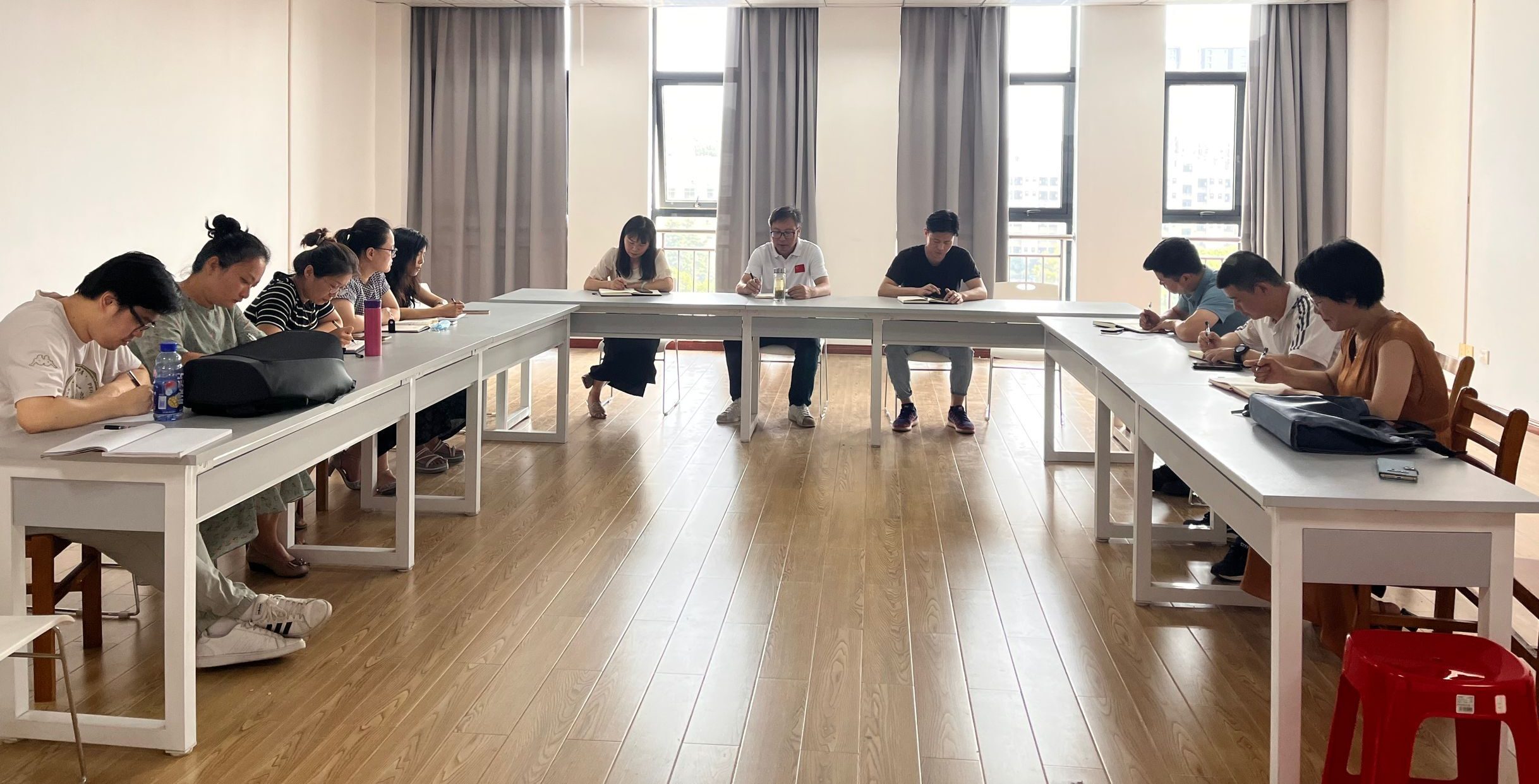 立德树人提质量，潜心研究促发展           ——人文学院开展暑期教师培训研讨交流会