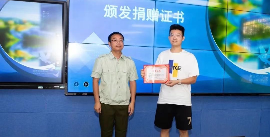 助力军训 | 校友暖心慰问