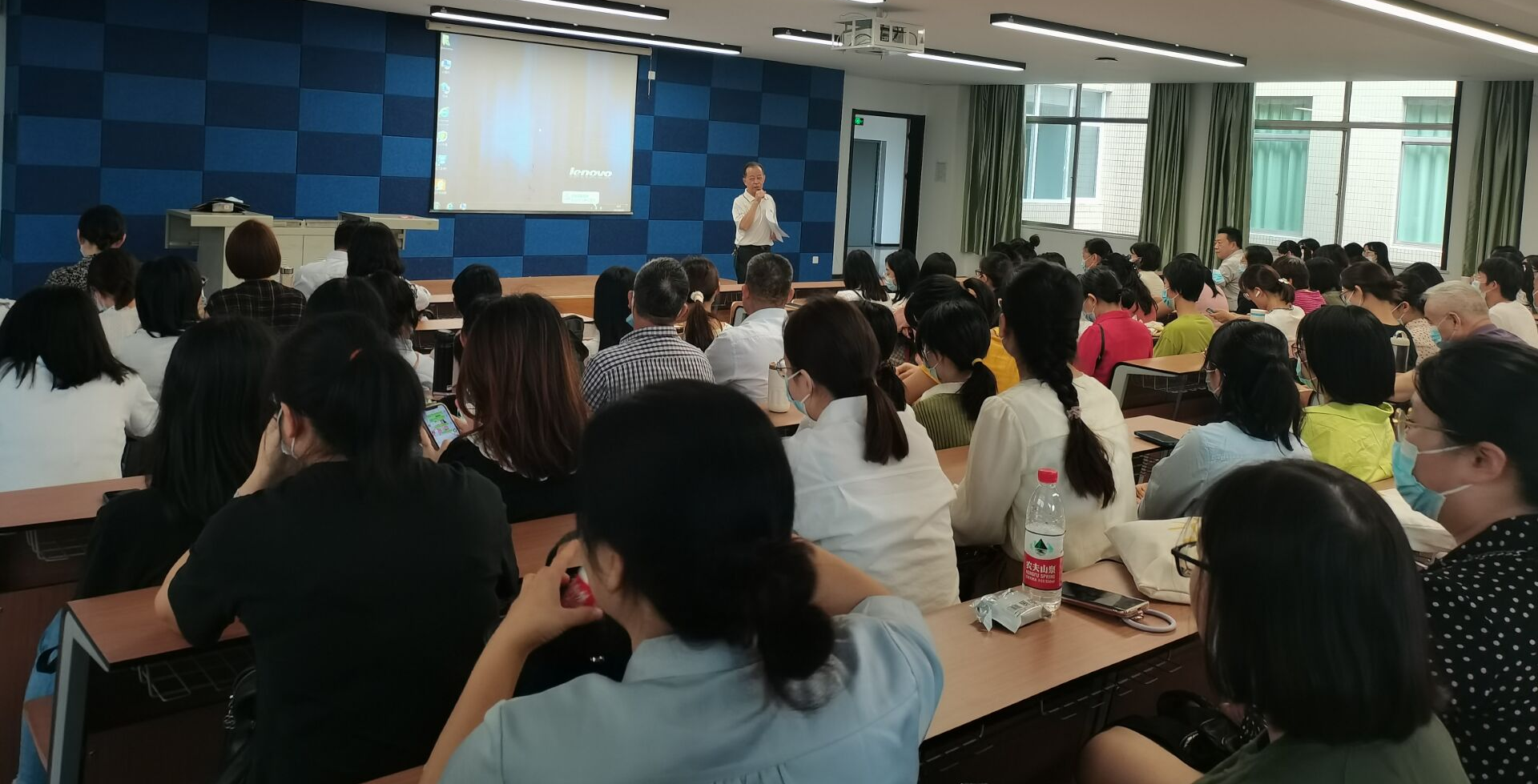 人文学院加强教学档案管理工作