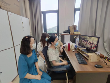 经济与管理学院观影《习近平的师生情》专题影片