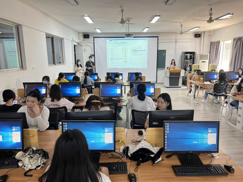 经济与管理学院院领导开展线下开课第一周教学检查工作