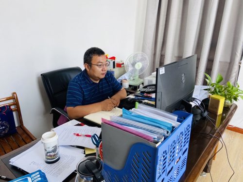 开学第一天！经济与管理学院召开线上教学检查反馈会