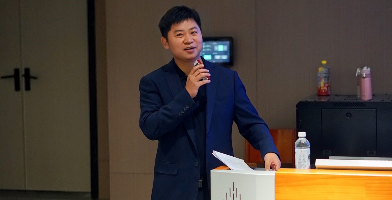 走上讲台，深入课堂 ——校领导为学生讲授形势与政策课