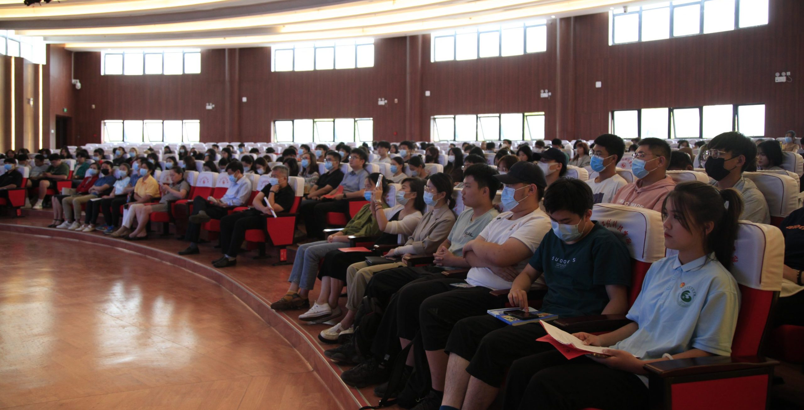 我校艺术与传媒学院举办学风建设大会