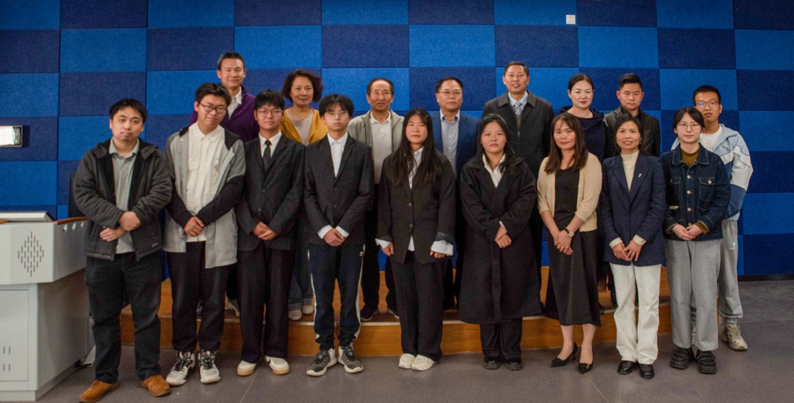 传承红色基因 讲好江夏故事 武汉工程科技学院举行人文写作中心成立大会暨红色剧本原创大赛作品研讨会