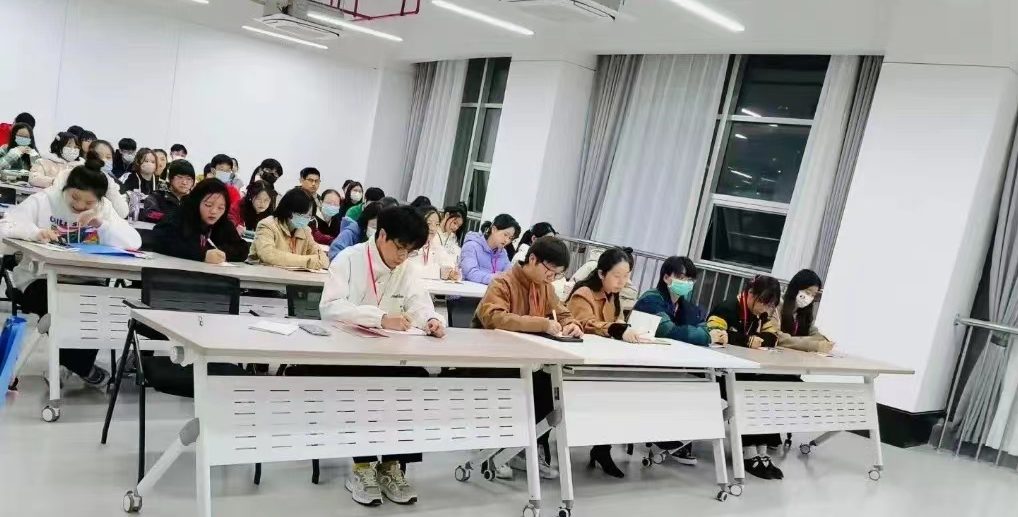 继往开来，共筑华章 ——第十五届图管会第一次全体大会顺利召开