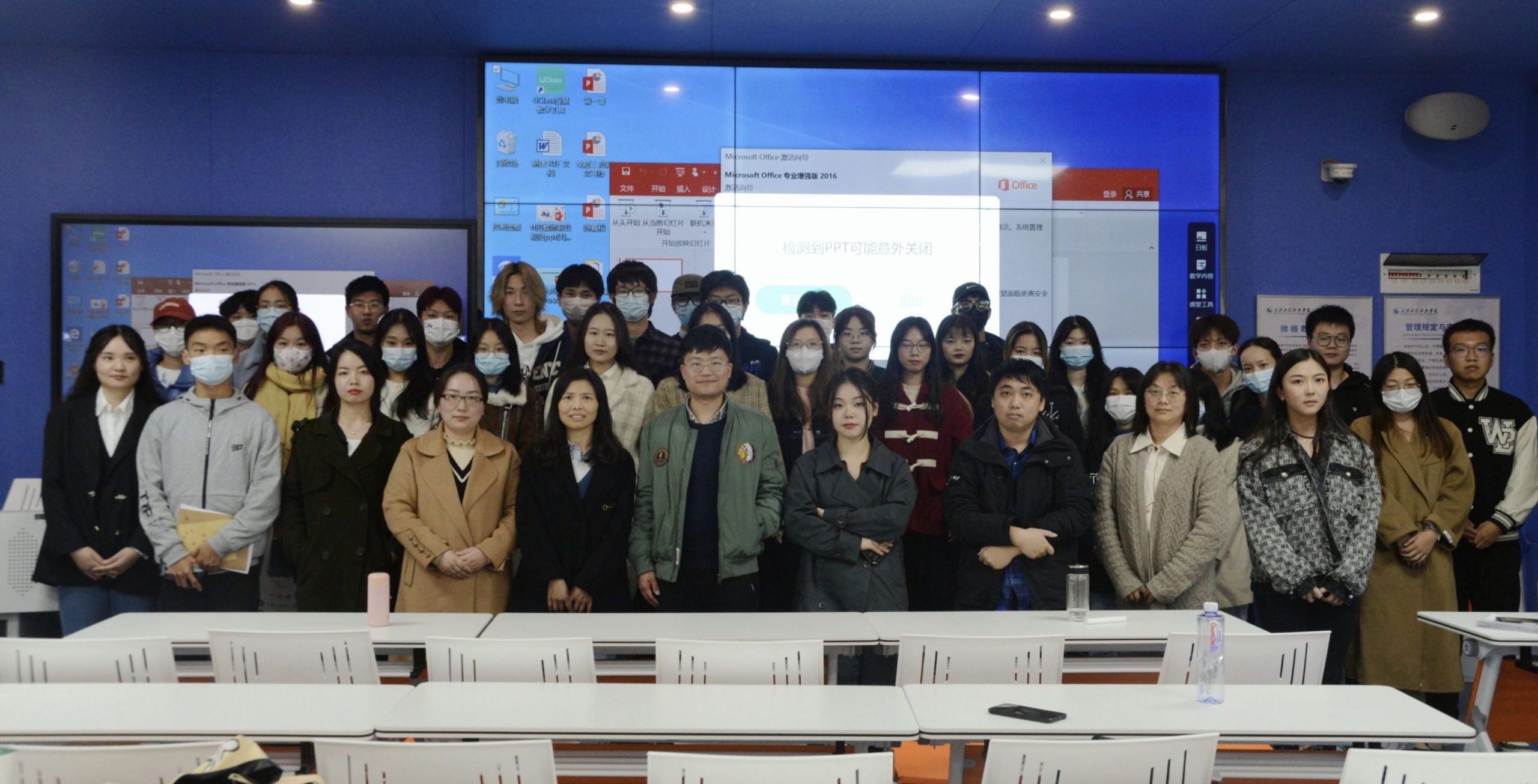 正学风 促发展 ——人文学院中文系师生座谈会顺利举行