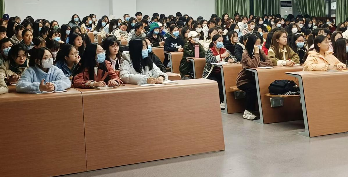 人文学院开展第三十五期分党校培训班第二次授课