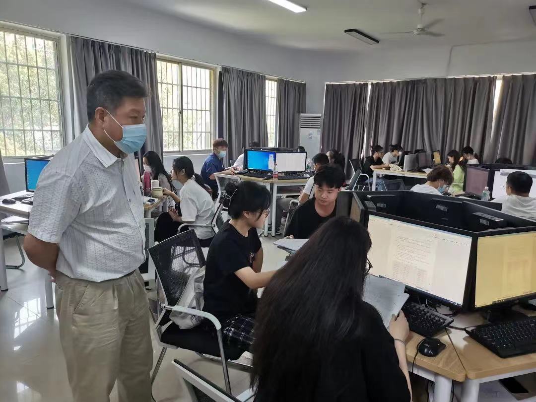 抓好线下“第一课”，我校开展期初线下教学检查