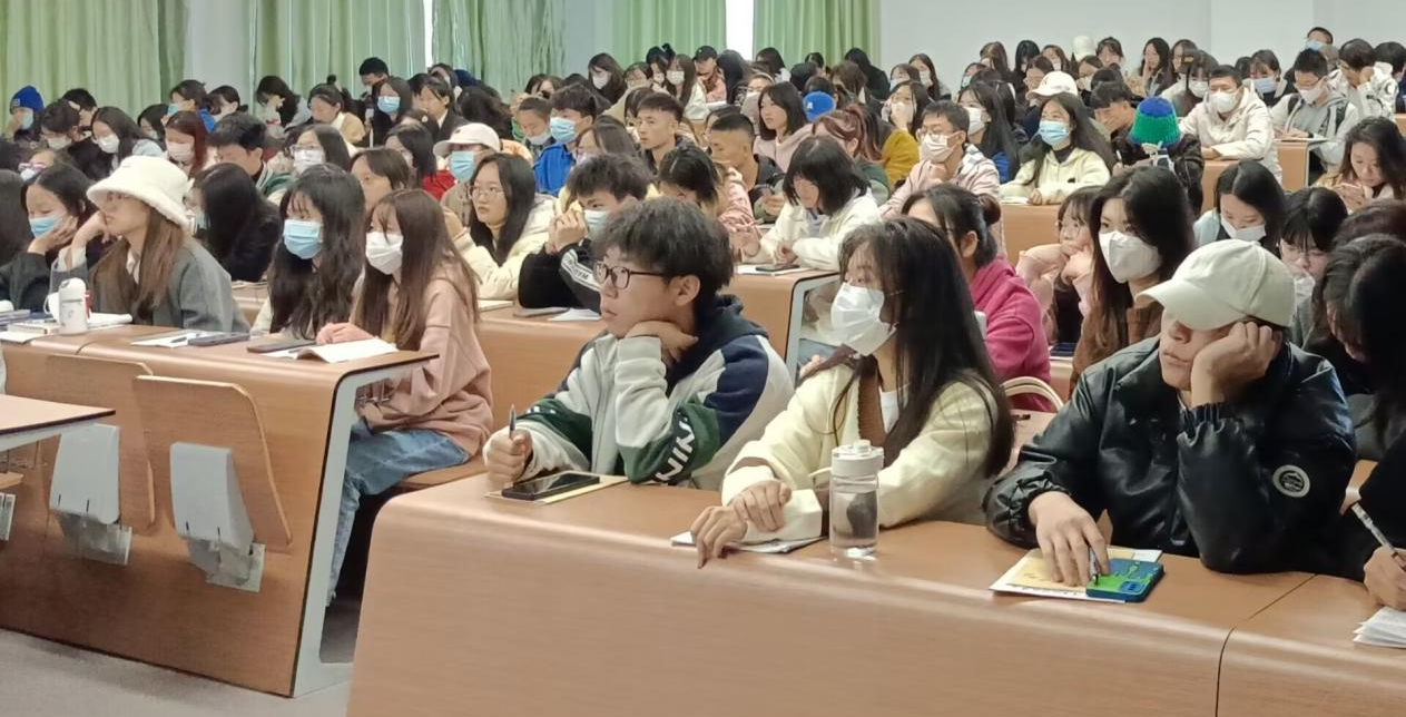 人文学院举行第三十五期分党校培训第三次授课