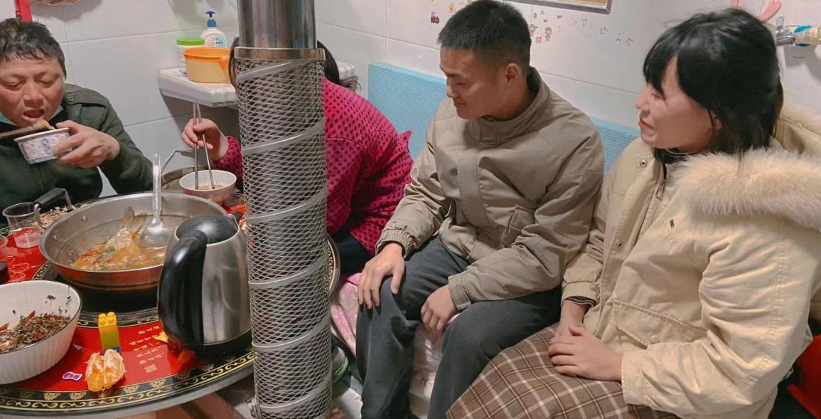 暖心家访 让心面对面| 人文学院开展寒假家访活动