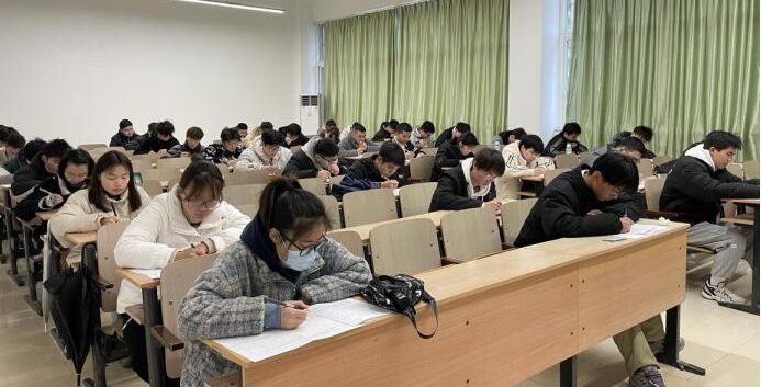 机械与工程学院开展巡考工作—切实推进考风考纪建设