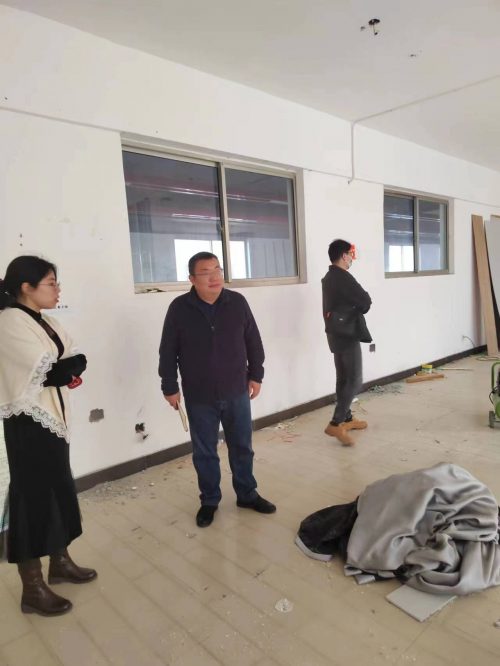 院领导检查电商直播实验室建设进度