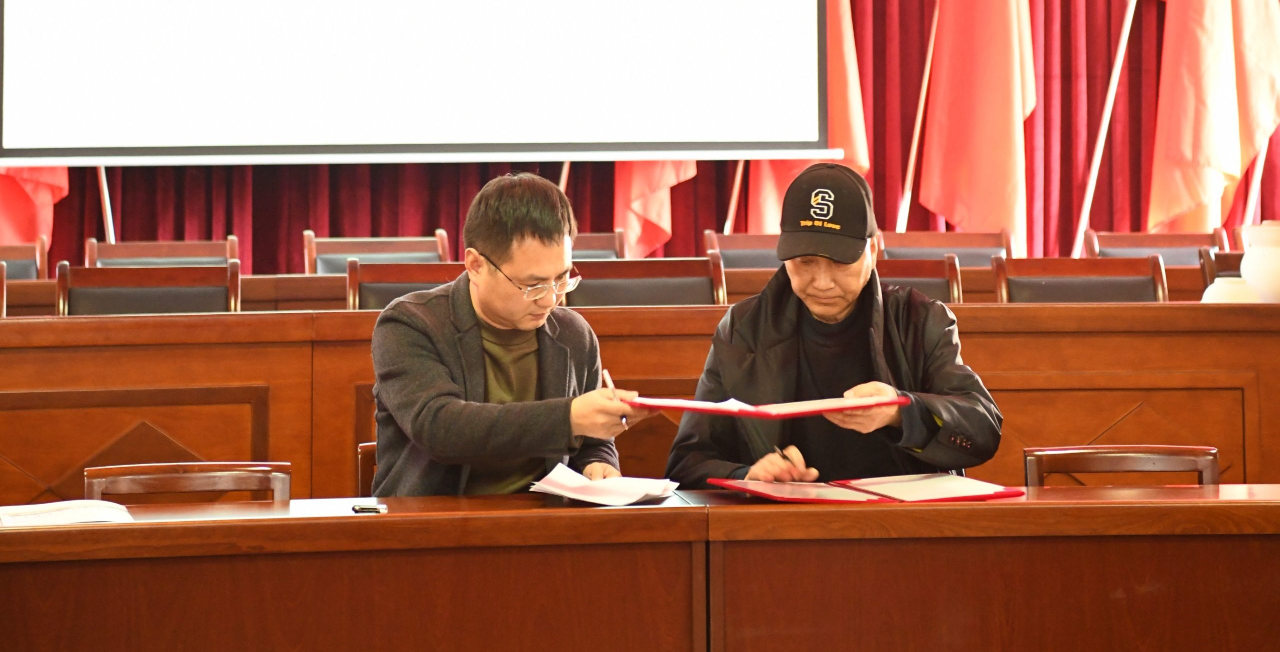 校企共建 协同育人 | 我校艺术与传媒学院和管窑镇共建实习实训基地