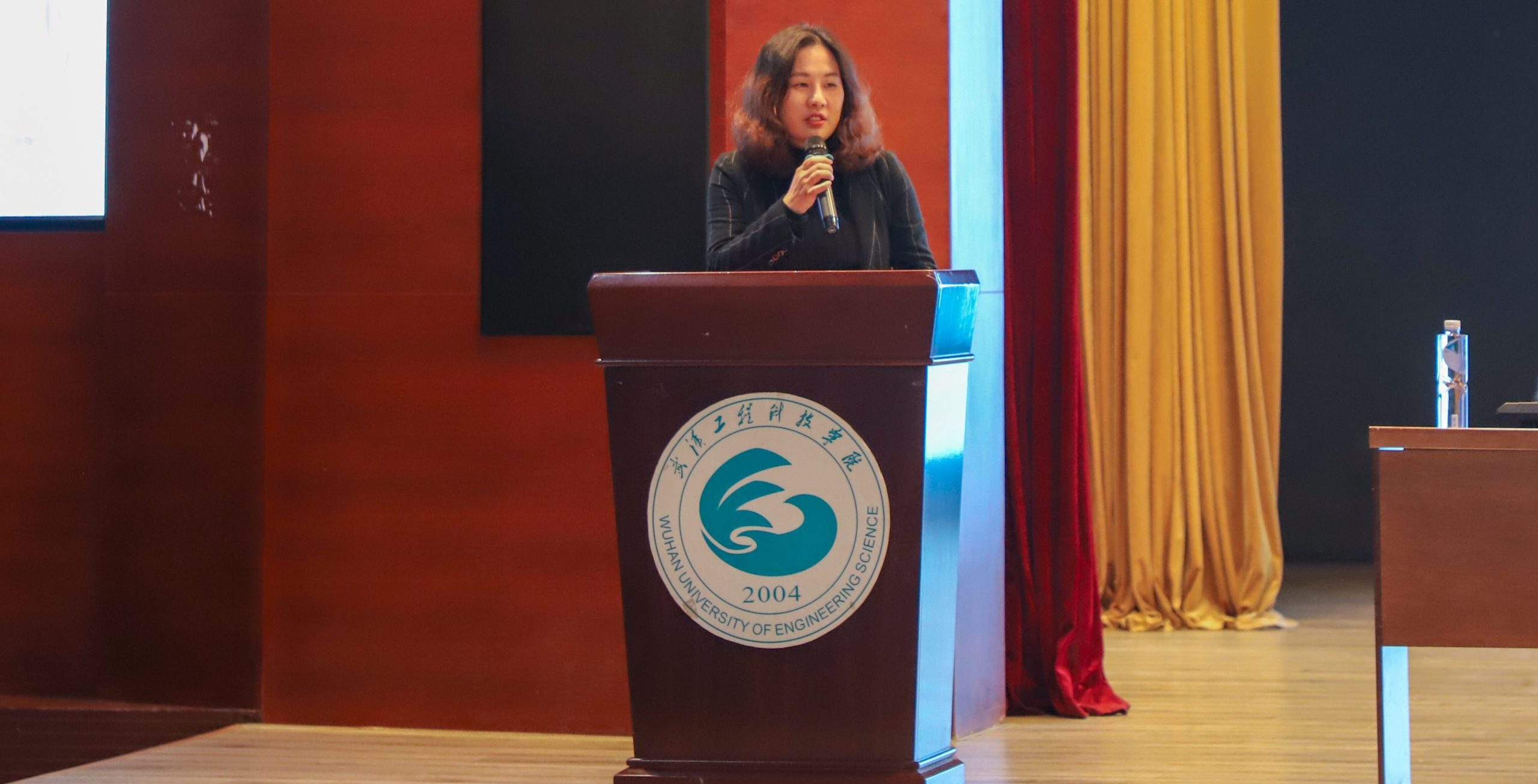 人间三月小阳春，江夏一隅共论文 ——全国青年作家江夏论坛分论坛暨人文学院博雅讲堂圆满成功