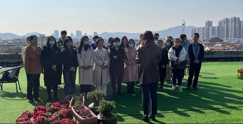 “学雷锋，树新风，构建和谐校园”学雷锋活动月启动仪式暨第一次活动“规范校园滑板停车，共建美好生活社区”